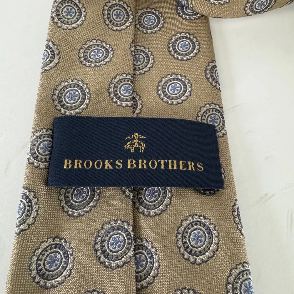 BROOKS BROTHERS 100% Silk Neck‎ Tie Beige Circular Pattern Geometric Made in USA